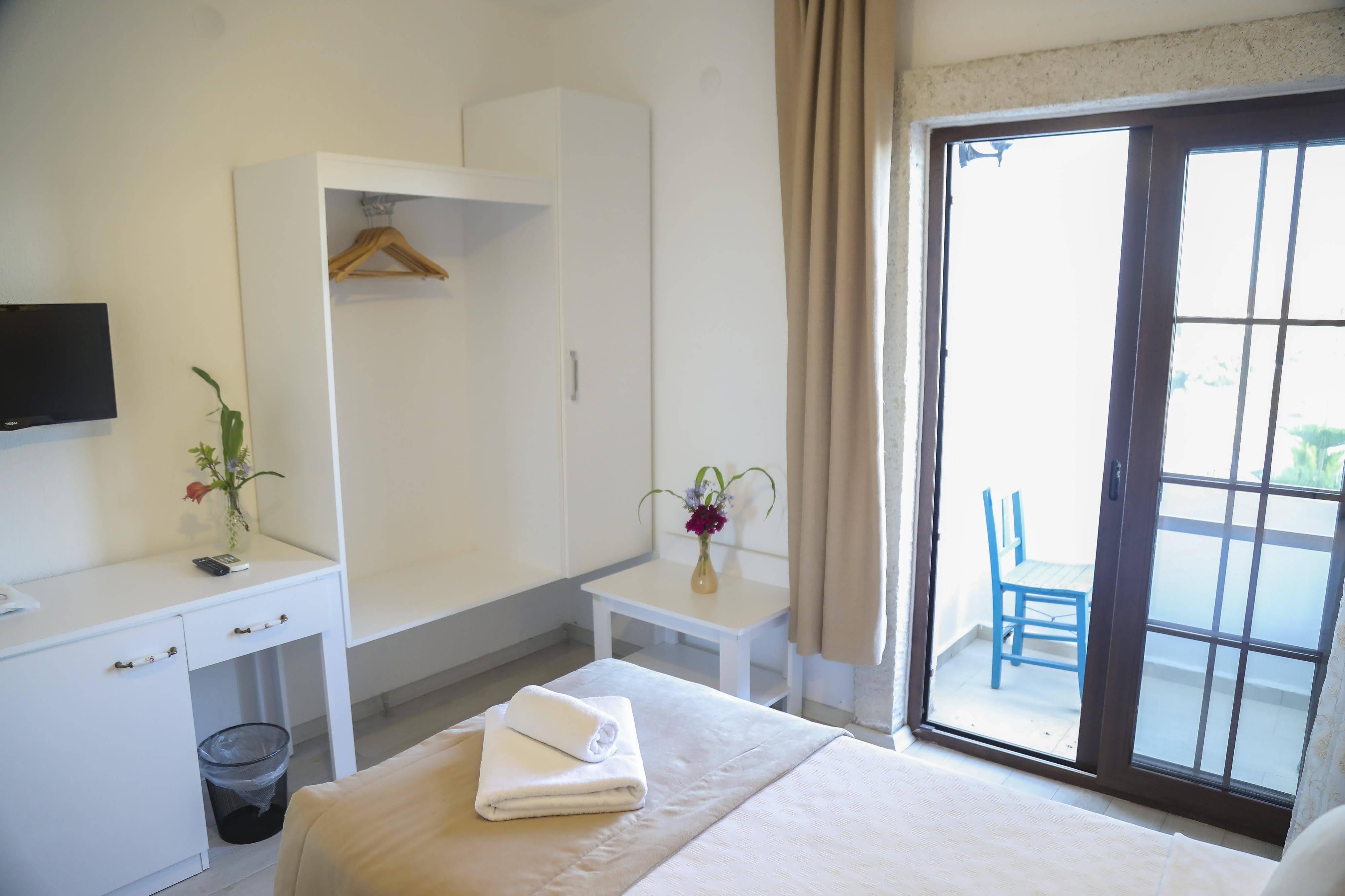 Aksu Hotel Алачати Екстер'єр фото